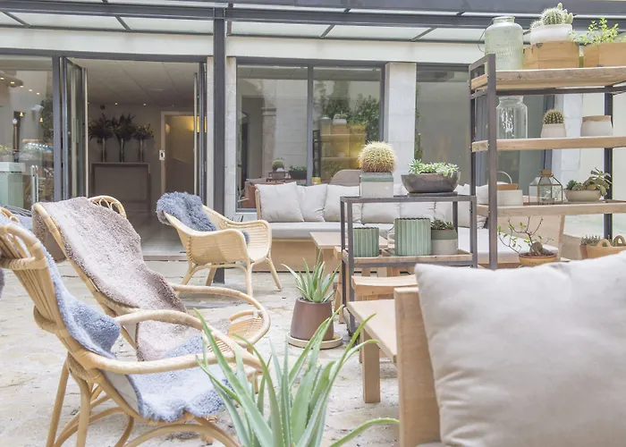 Petit Palace Hotel Tres